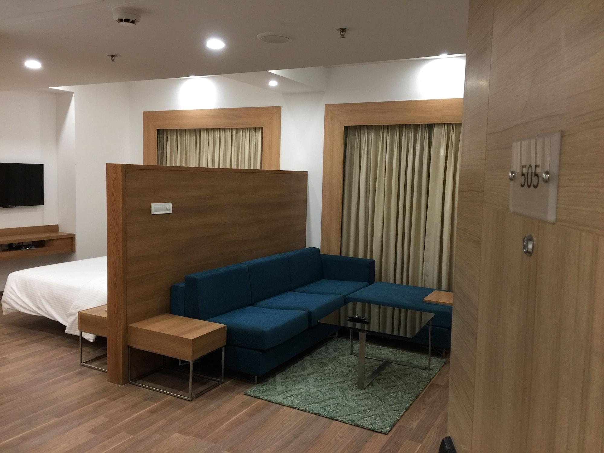 Lemon Tree Hotel, Sector 60, Gurugram Gurgaon Exterior photo