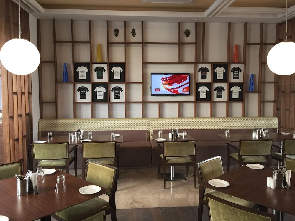 Lemon Tree Hotel, Sector 60, Gurugram Gurgaon Exterior photo