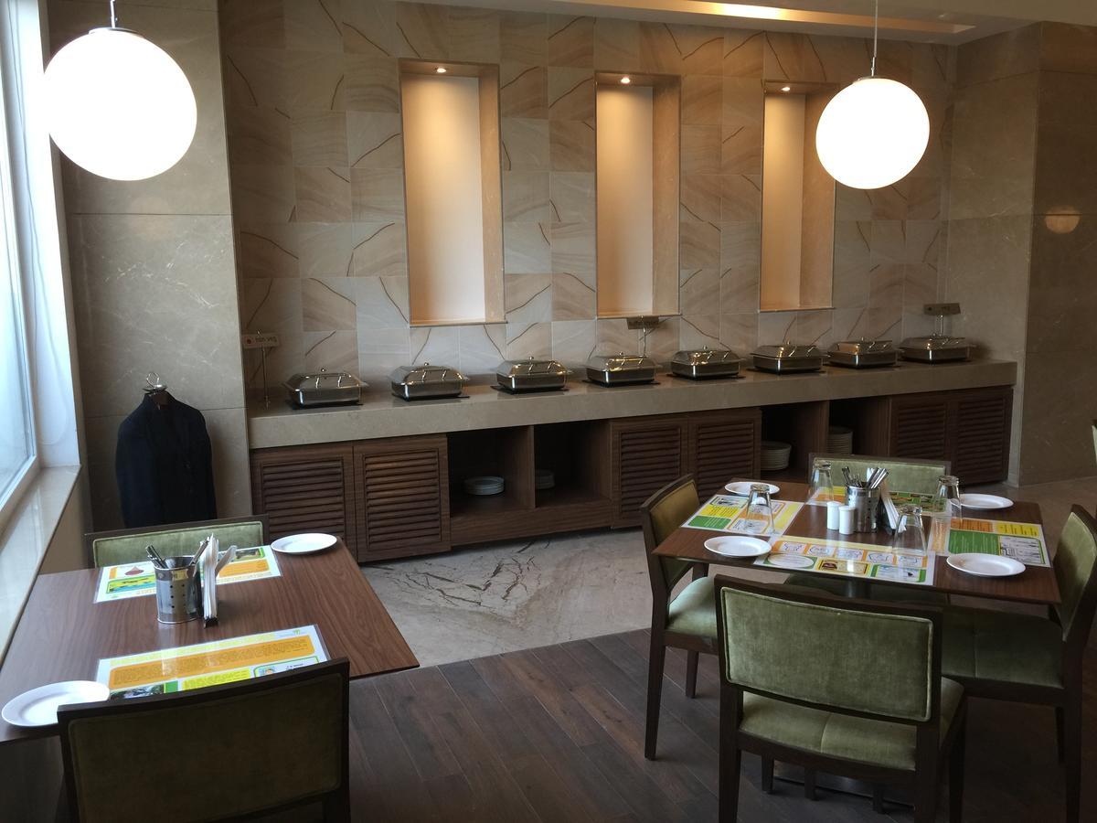 Lemon Tree Hotel, Sector 60, Gurugram Gurgaon Exterior photo