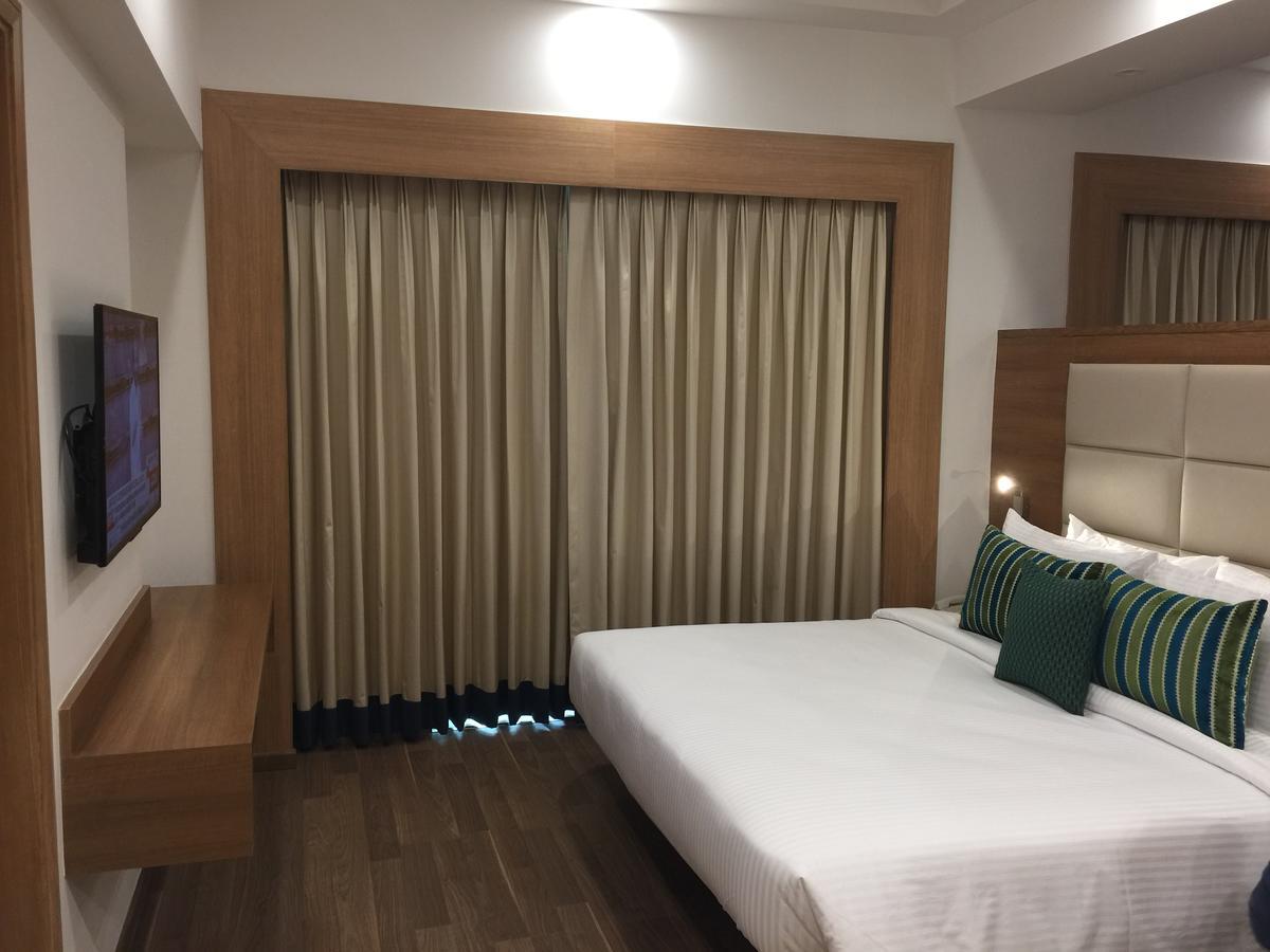 Lemon Tree Hotel, Sector 60, Gurugram Gurgaon Exterior photo