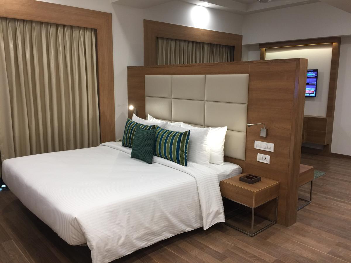 Lemon Tree Hotel, Sector 60, Gurugram Gurgaon Exterior photo